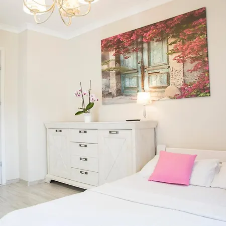 Apartmán Eden- Jacuzzi, Saunowy , Sniadanie , Piekne Widoki