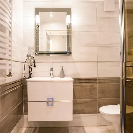 Apartment Eden- Jacuzzi, Saunowy , Sniadanie , Piekne Widoki